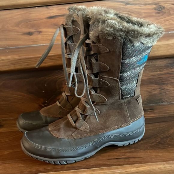 The North Face Nuptse Purna Boots - Picture 2 of 9